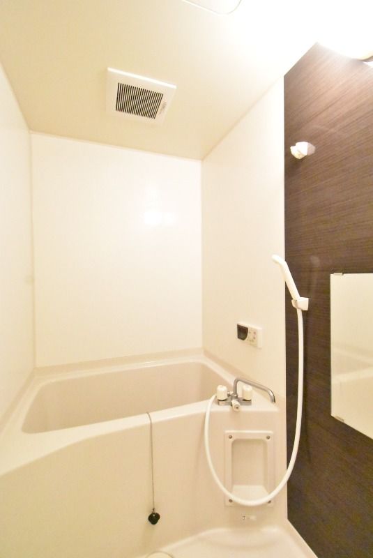 ��ʌ��z�J�s�k�z�J�Q���ڂ̃A�p�[�g�̃o�X