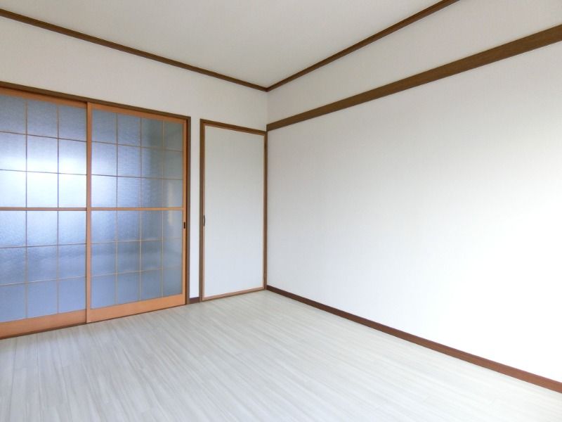 ��ʌ��z�J�s�J�����P���ڂ̃A�p�[�g�̋��ԁE���r���O