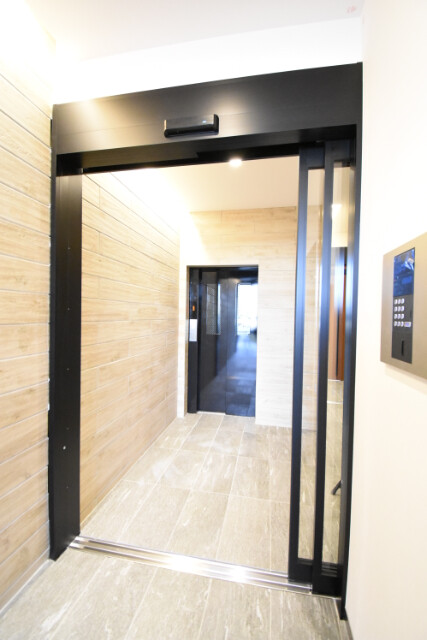 ��ʌ��������܎s��{��k�ܒ��P���ڂ̃}���V�����̃G���g�����X