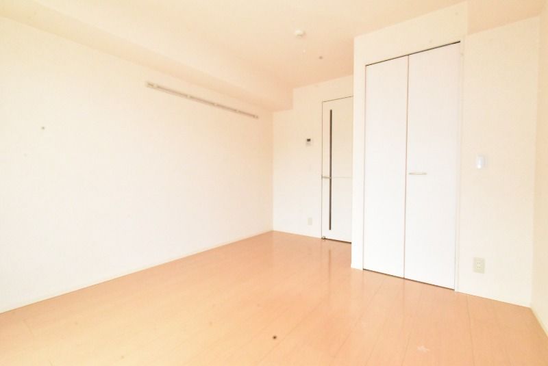 ��ʌ��z�J�s�k�z�J�Q���ڂ̃A�p�[�g�̂��̑������E�X�y�[�X