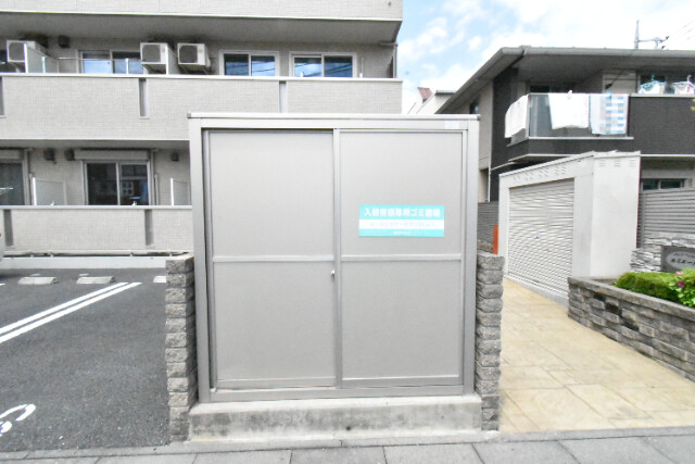 ��ʌ��z�J�s�k�z�J�Q���ڂ̃A�p�[�g�̂��̑�