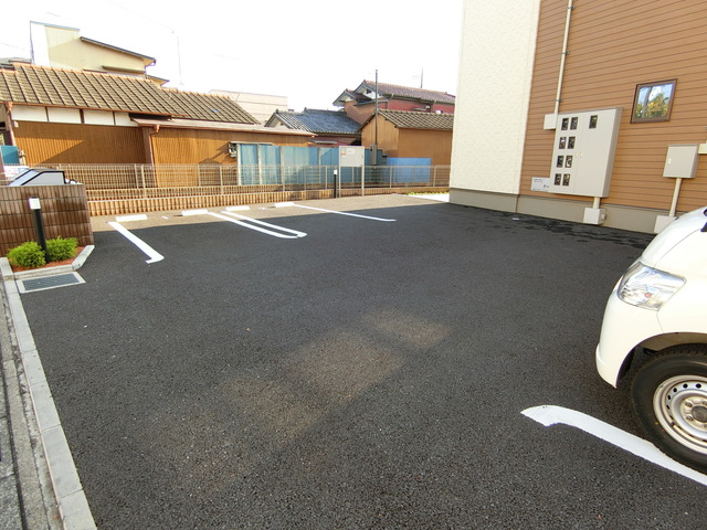 ��ʌ��������܎s��΋撇���P���ڂ̃A�p�[�g�̒��ԏ�