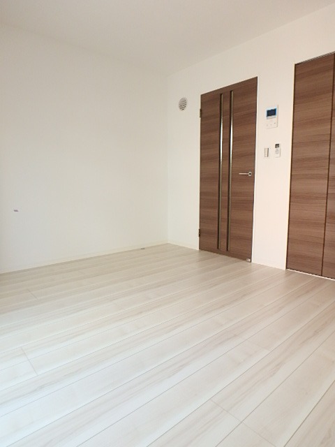 ��ʌ��������܎s��{�撇���R���ڂ̃}���V�����̋��ԁE���r���O