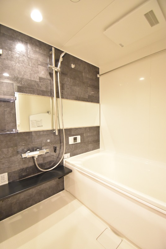 ��ʌ��z�J�s���������̃A�p�[�g�̃o�X