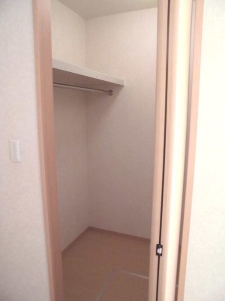 ��ʌ��z�J�s�Ɍ��P���ڂ̃A�p�[�g�̎��[