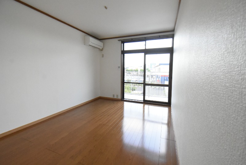 ��ʌ������R�s���������̃A�p�[�g�̋��ԁE���r���O