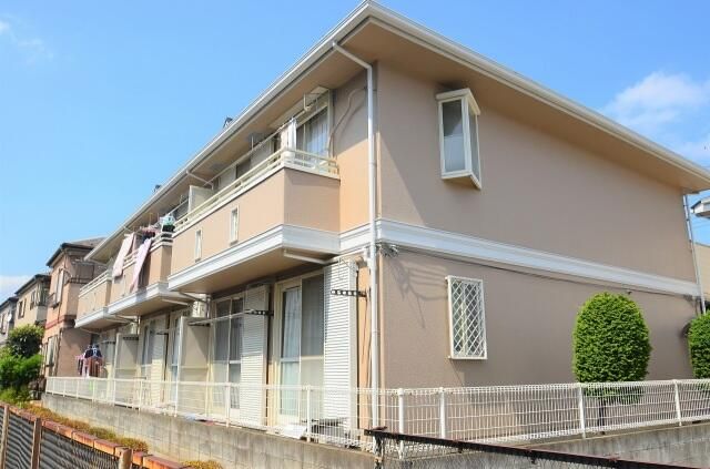 ��ʌ������s�k�J�Q���ڂ̃A�p�[�g�̌����O��