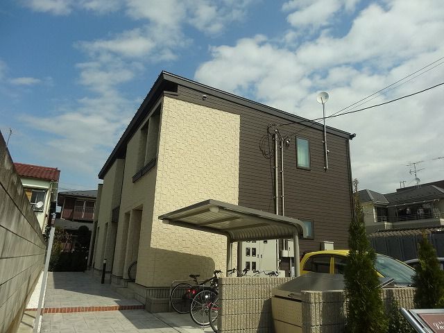 ��ʌ�����s�̉ƂQ���ڂ̃A�p�[�g�̌����O��