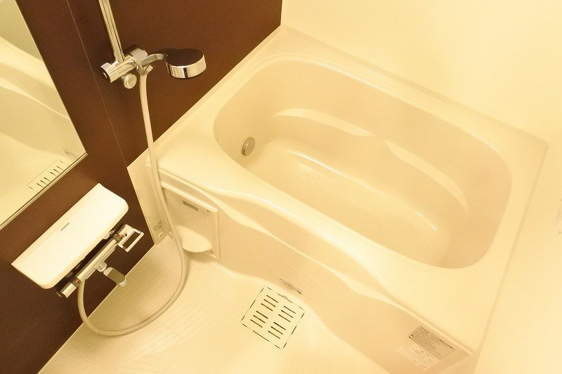 ��ʌ�����s�̉ƂQ���ڂ̃A�p�[�g�̃o�X