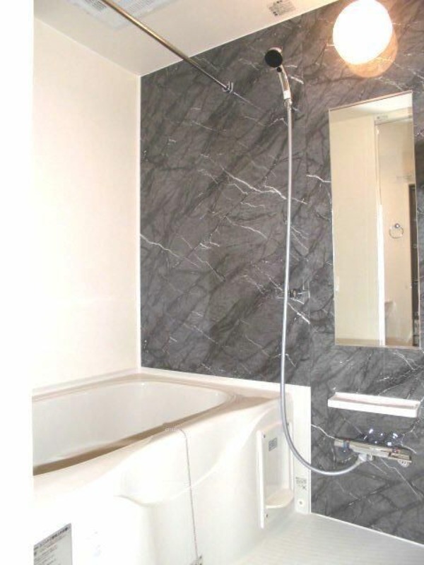 ��ʌ��������܎s���厚��J���̃A�p�[�g�̃o�X