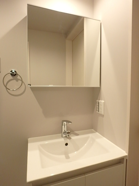 ��ʌ��������܎s�k����i���P���ڂ̃A�p�[�g�̐��ʏ�