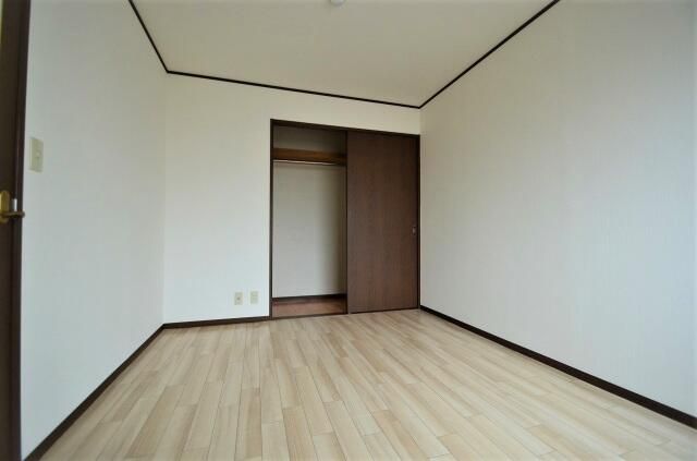 ��ʌ������s�k�J�Q���ڂ̃A�p�[�g�̎��[