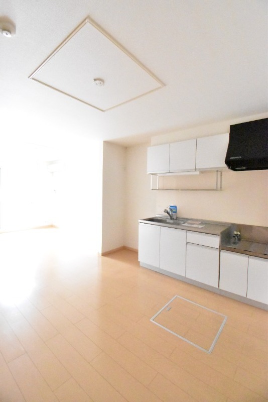 ��ʌ������s���h�P���ڂ̃A�p�[�g�̋��ԁE���r���O