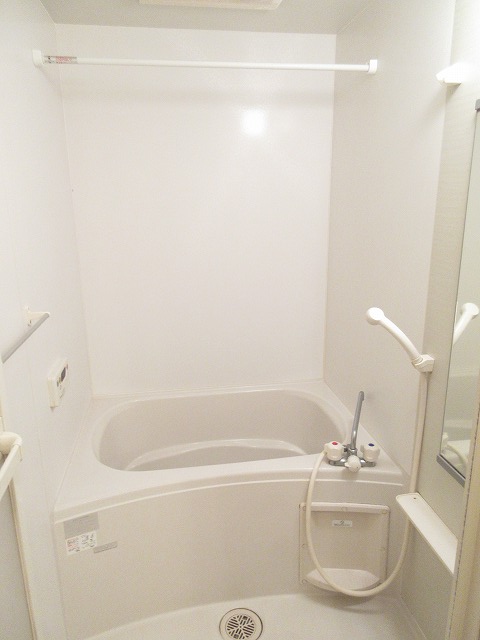 ��ʌ��������܎s��΋擌��΂R���ڂ̃A�p�[�g�̃o�X