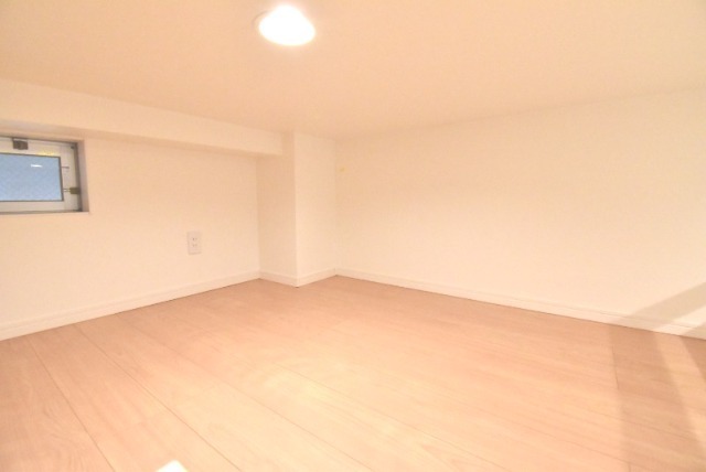 ��ʌ�����s�˒˂S���ڂ̃A�p�[�g�̂��̑������E�X�y�[�X