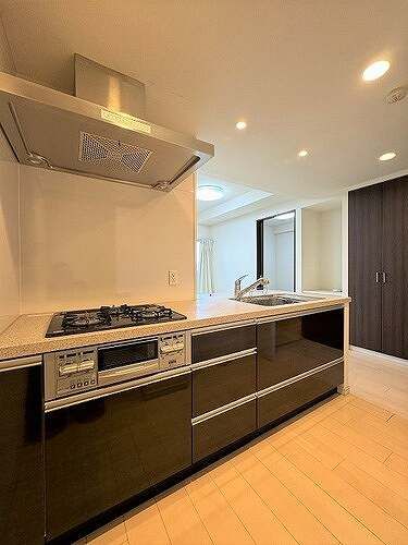 ��ʌ��z�J�s�ԎR�{���̃}���V�����̃L�b�`��