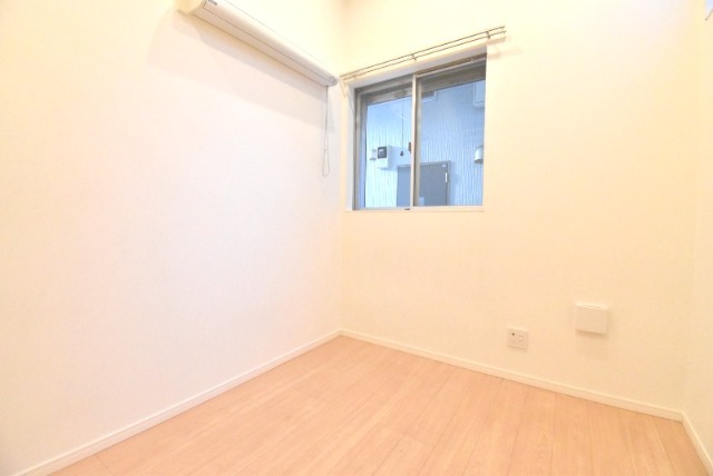 ��ʌ�����s�˒˂S���ڂ̃A�p�[�g�̂��̑������E�X�y�[�X