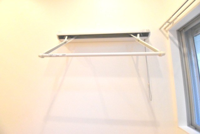 ��ʌ�����s�˒˂S���ڂ̃A�p�[�g�̂��̑��ݔ�