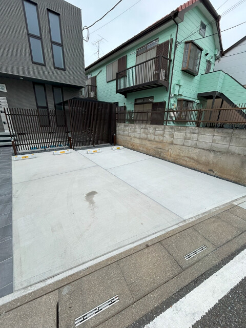 ��ʌ��������܎s��{��������P���ڂ̃}���V�����̒��ԏ�