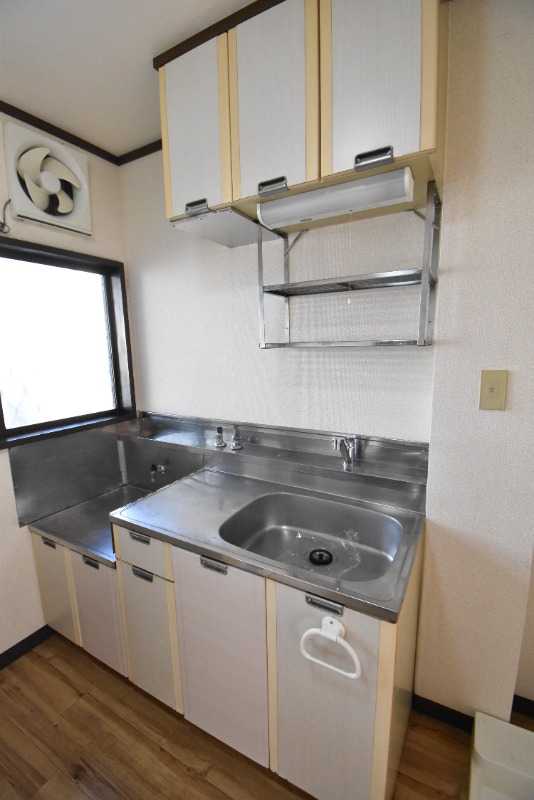 ��ʌ��������܎s��΋搼���T���ڂ̃A�p�[�g�̃L�b�`��