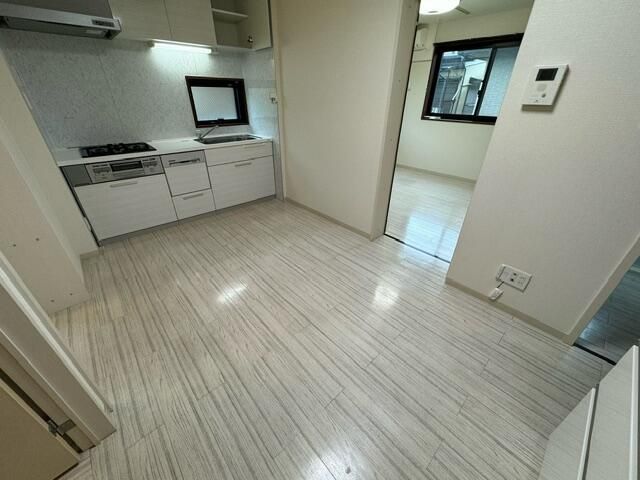 ��ʌ��z�J�s���������̃}���V�����̋��ԁE���r���O