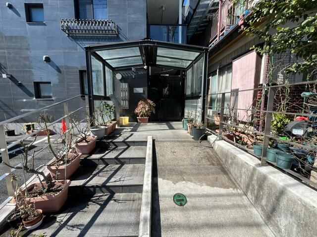 ��ʌ��z�J�s���������̃}���V�����̃G���g�����X