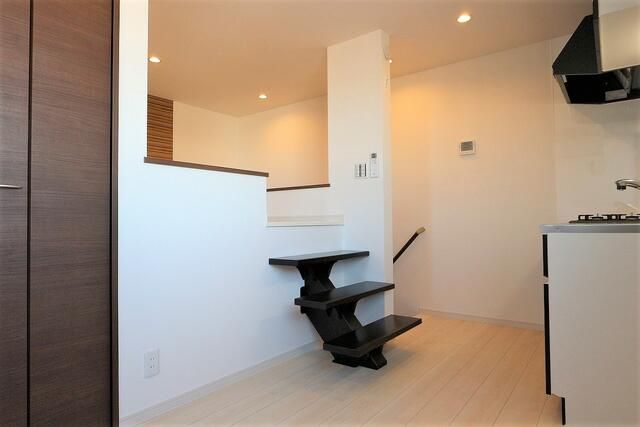 ��ʌ�����s�k�����̃A�p�[�g�̂��̑������E�X�y�[�X