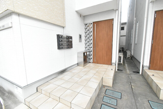 ��ʌ�����s�k�����̃A�p�[�g�̃G���g�����X