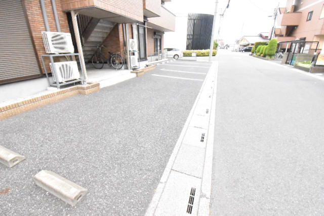 ��ʌ��z�J�s�V�z�J�P���ڂ̃A�p�[�g�̒��ԏ�