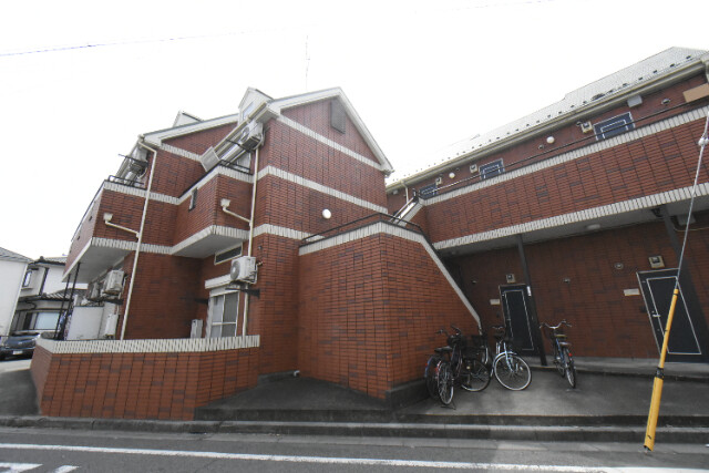 ��ʌ�����s�����Q���ڂ̃A�p�[�g�̌����O��