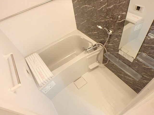 ��ʌ��������܎s��{��y�蒬�R���ڂ̃A�p�[�g�̃o�X