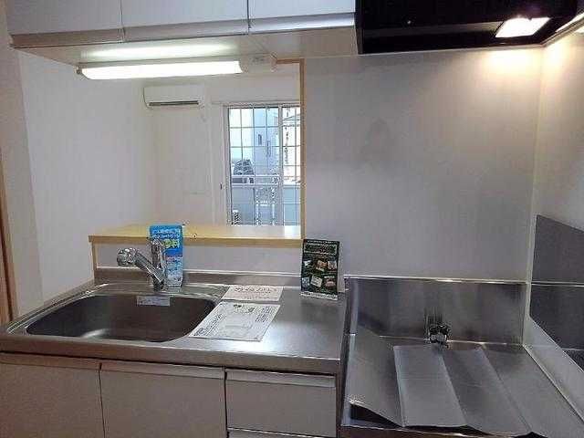 ��ʌ��z�J�s���C�N�^�E���P���ڂ̃A�p�[�g�̃L�b�`��