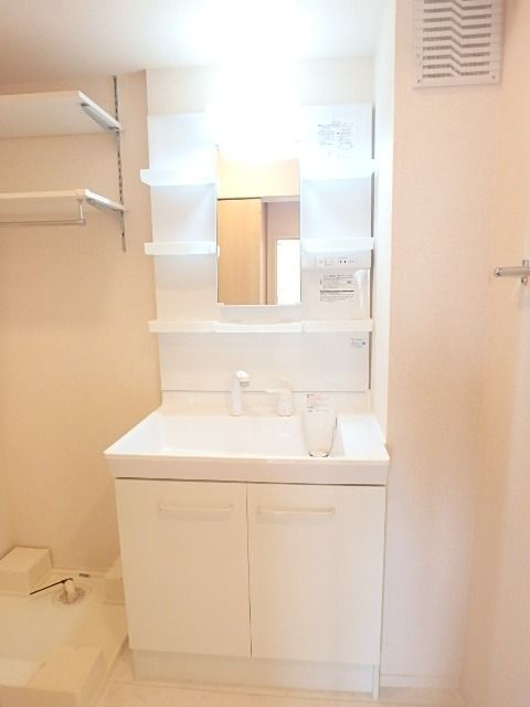 ��ʌ��������܎s��{��y�蒬�R���ڂ̃A�p�[�g�̐��ʏ�