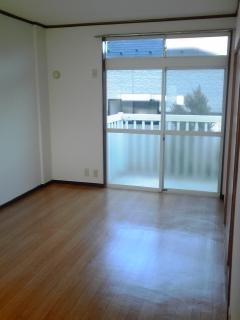 ��ʌ��k�����S�ɓޒ��w���Q���ڂ̃A�p�[�g�̋��ԁE���r���O