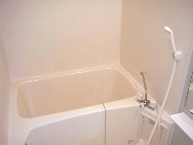 ��ʌ��k�����S�ɓޒ��w���Q���ڂ̃A�p�[�g�̃o�X