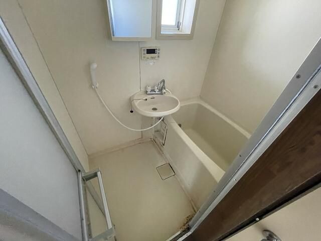 ��ʌ��������܎s����厚�w��̃A�p�[�g�̃o�X