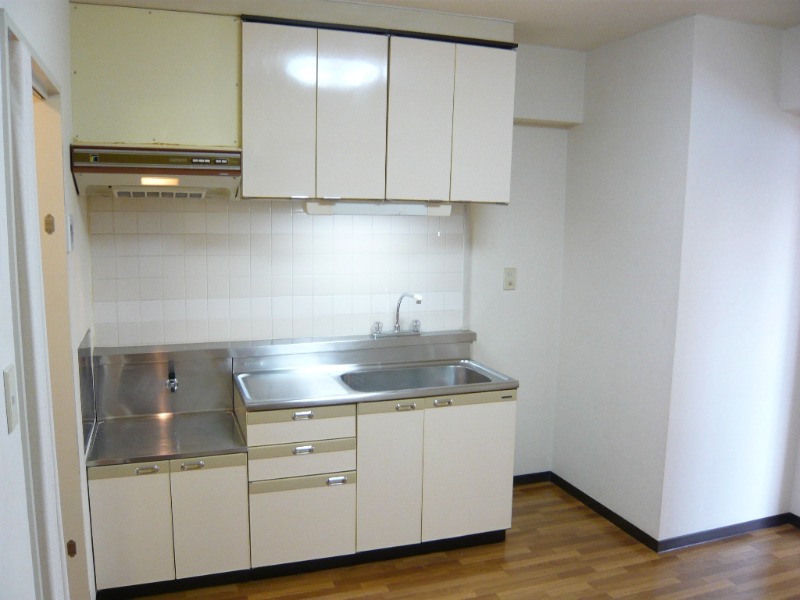 ��ʌ��������܎s�k��{�����R���ڂ̃}���V�����̃L�b�`��