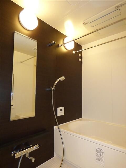 ��ʌ������s�����Q���ڂ̃}���V�����̃o�X