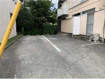 ��ʌ��������܎s��{��听���R���ڂ̃}���V�����̒��ԏ�