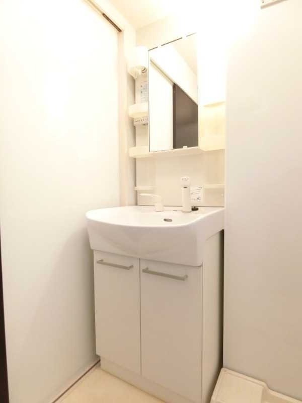 ��ʌ��������܎s�k��{�����Q���ڂ̃A�p�[�g�̐��ʏ�