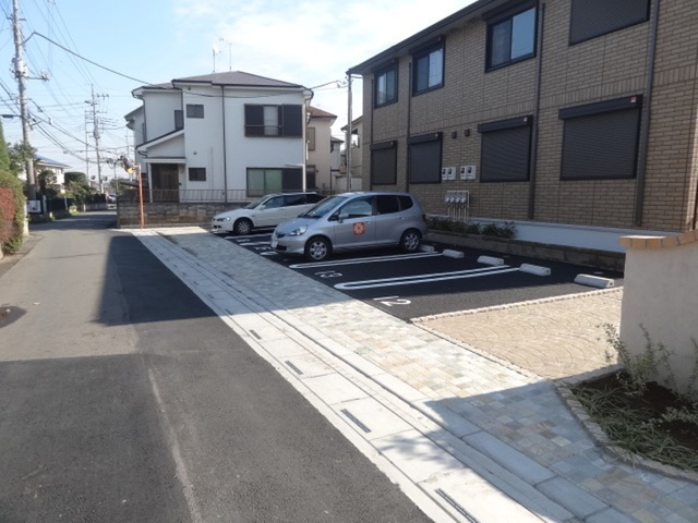 ��ʌ��������܎s����{�O���̃A�p�[�g�̒��ԏ�