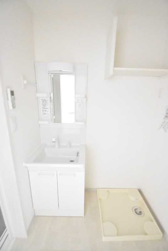 ��ʌ�����s�˒˓�Q���ڂ̃A�p�[�g�̐��ʏ�