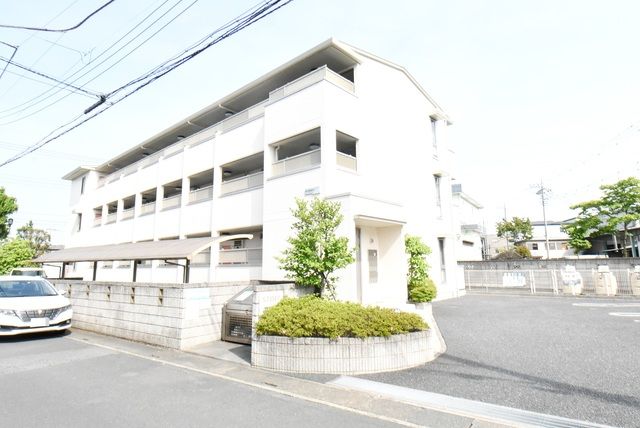 ��ʌ�����s�O�c�a�R����22-6�̃A�p�[�g�̌����O��