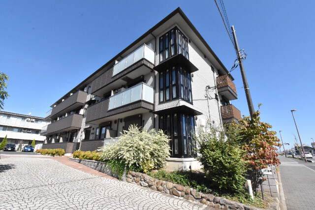 ��ʌ��z�J�s���C�N�^�E���V����2-7�̃A�p�[�g�̌����O��