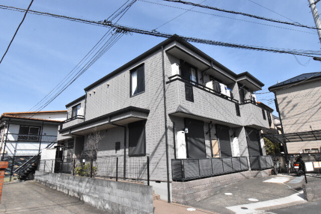 ��ʌ������s�X�쒬�̃}���V�����̌����O��