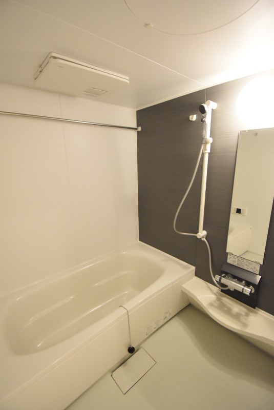 ��ʌ��������܎s����厚�󗈂̃A�p�[�g�̃o�X