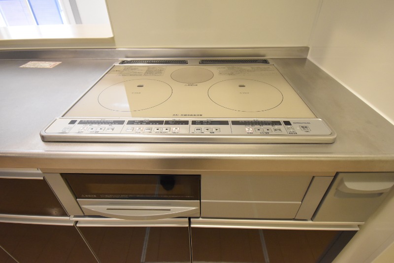 ��ʌ��������܎s����厚�󗈂̃A�p�[�g�̃L�b�`��