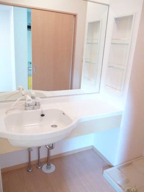 ��ʌ��������܎s�k��y�C���P���ڂ̃A�p�[�g�̐��ʏ�