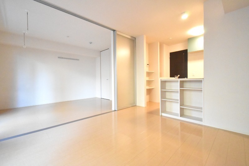 ��ʌ��z�J�s�o�˒��̃A�p�[�g�̋��ԁE���r���O