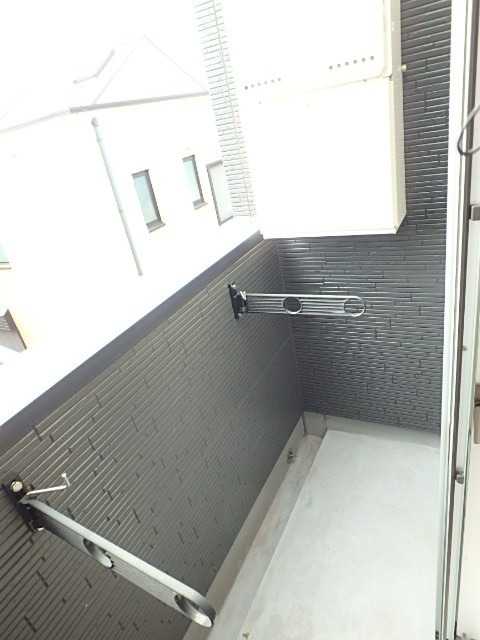 ��ʌ��������܎s��{��y�蒬�P���ڂ̃A�p�[�g�̃o���R�j�[